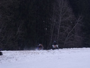 20. Sáňkovat přijeli i čtyřkolkáři z okolí.